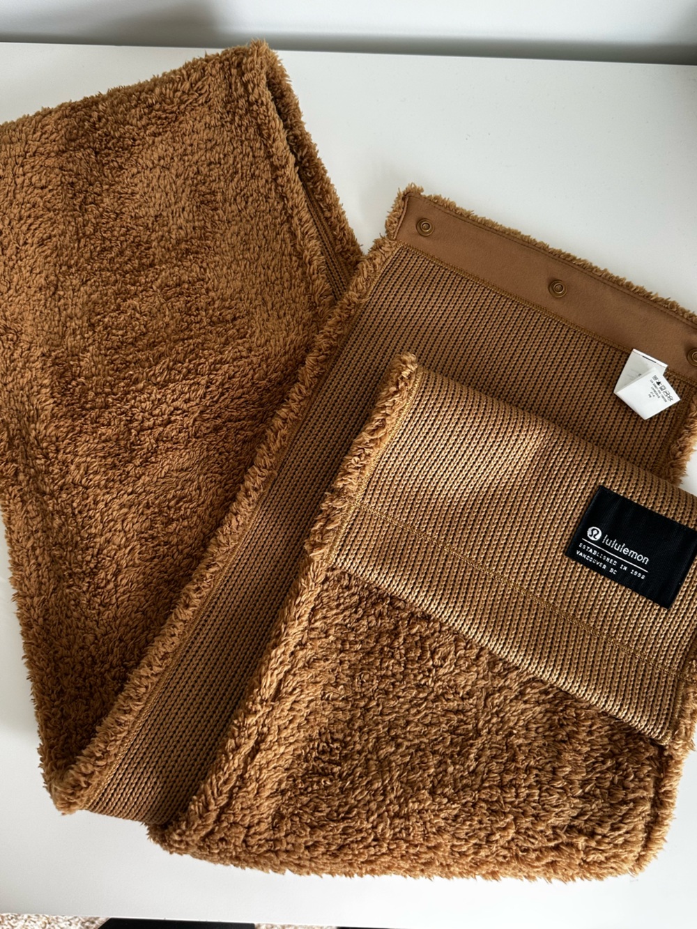lululemon athletica Vinyasa Scarf - Brown Sherpa - Cozy Plush